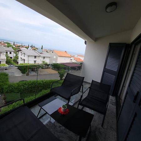 Apartmani M&L I M&J Malinska Kültér fotó