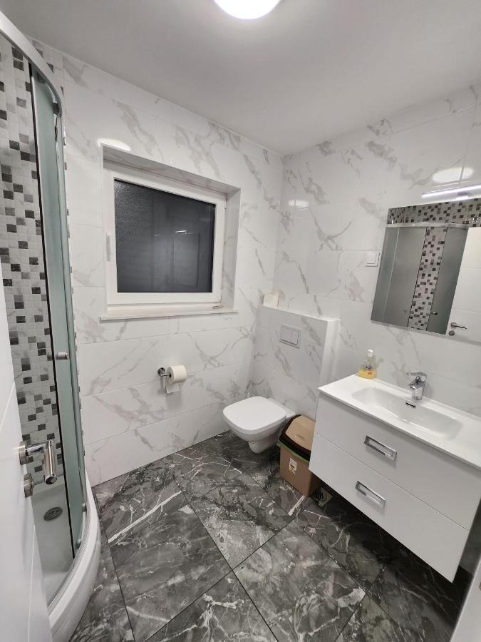 Apartmani M&L I M&J Malinska Kültér fotó